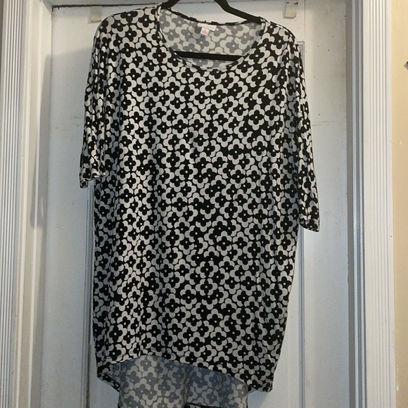LulaRoe Irma Plaid Top Size S - Picture 1 of 6